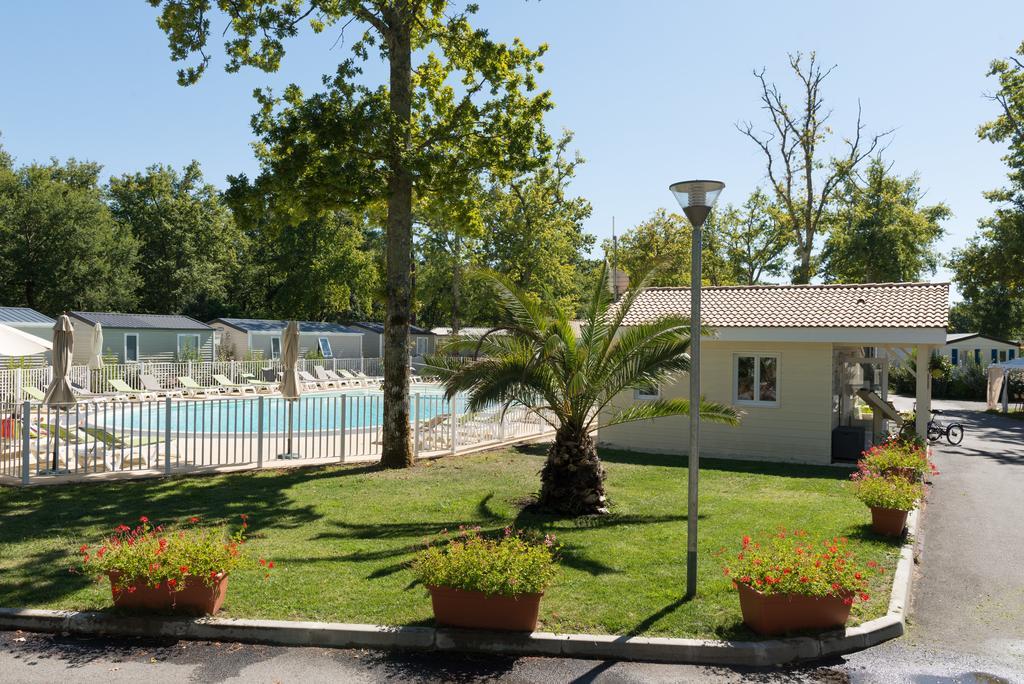Camping Les Chevrefeuilles Royan Ngoại thất bức ảnh