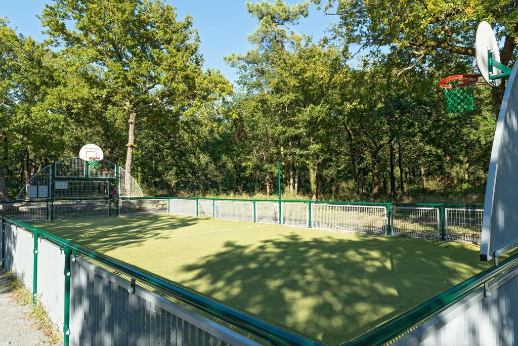 Camping Les Chevrefeuilles Royan Ngoại thất bức ảnh