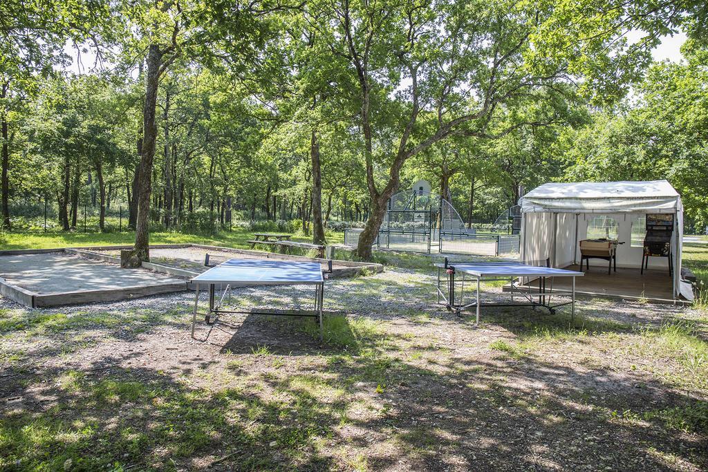 Camping Les Chevrefeuilles Royan Ngoại thất bức ảnh